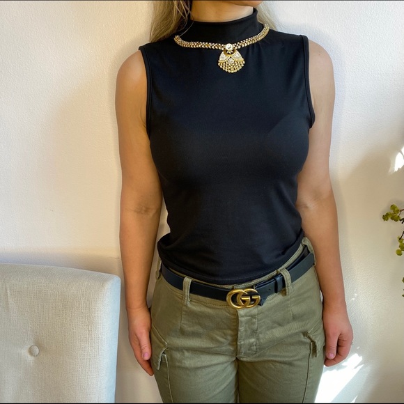 Black blouse embroidery with Indian jewelry - Picture 5 of 7